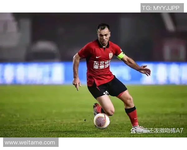 足球明星的潜质包括技术能力体能素质心理素质团队合作和领导才能等多方面因素